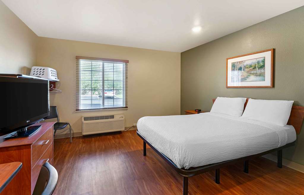 WoodSpring Suites Akron - photo 9