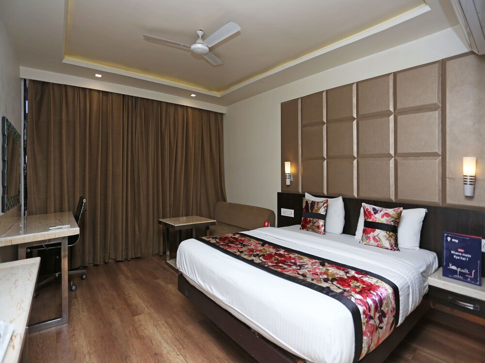 OYO 12172 Hotel Deep Premium in Kanpur, India