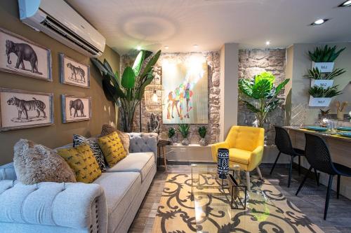 AmazINN Places Casco Viejo unique Desing and Pool I — 4-Star Luxury Hotel in Panama, Panama