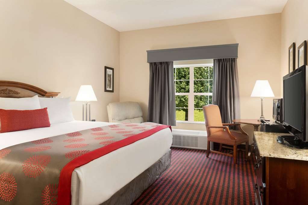 Ramada by Wyndham Pigeon Forge North - photo 12