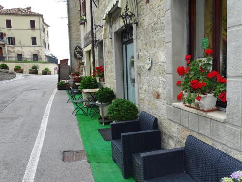Monti Azzurri — hotel in Montemonaco