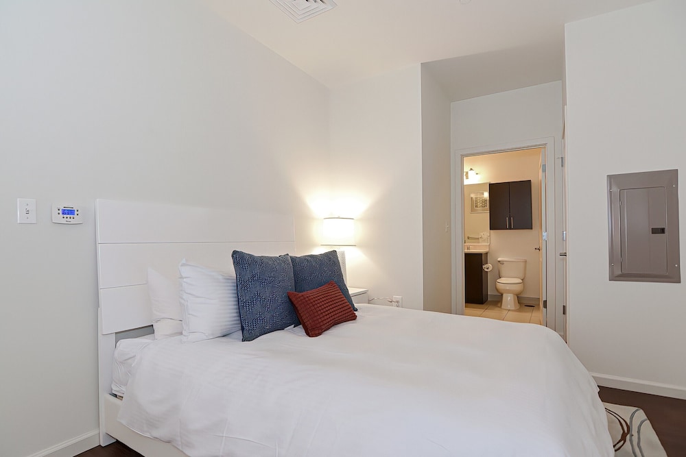 Global Luxury Suites East Boston - photo 7