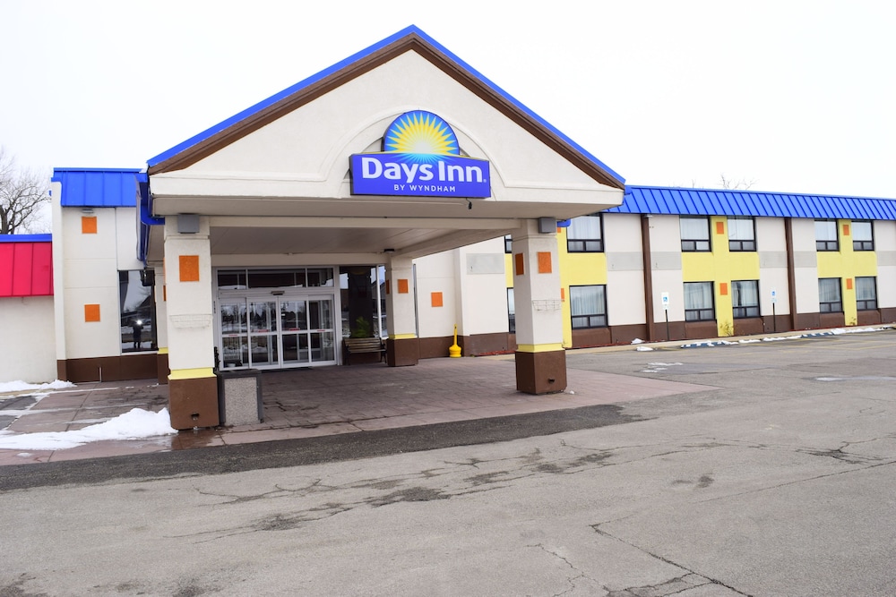 Days Inn by Wyndham Rock Falls - photo 62