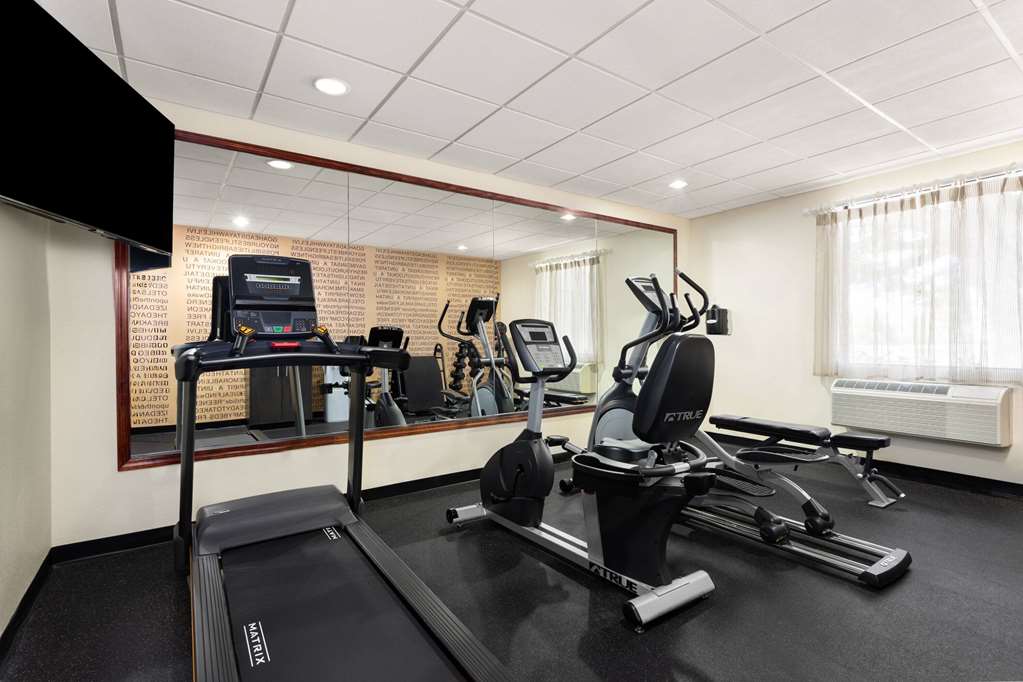 La Quinta Inn & Suites by Wyndham Bonita Springs Naples N. - photo 8