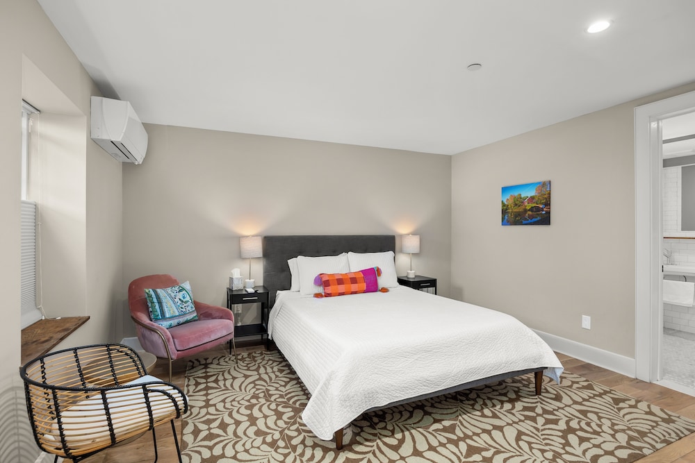 Howard Hotel - photo 16