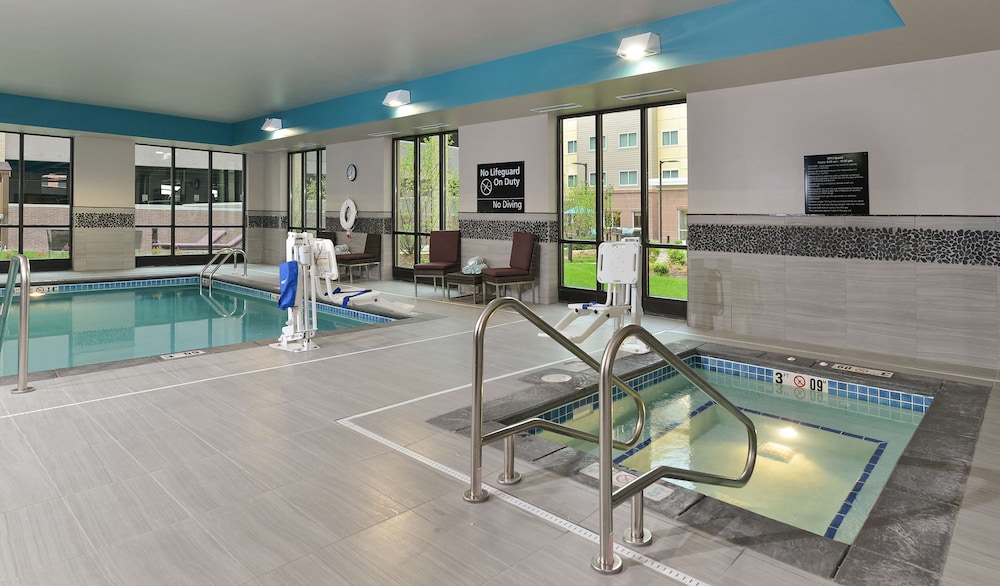 Hampton Inn & Suites Des Moines Downtown - photo 34