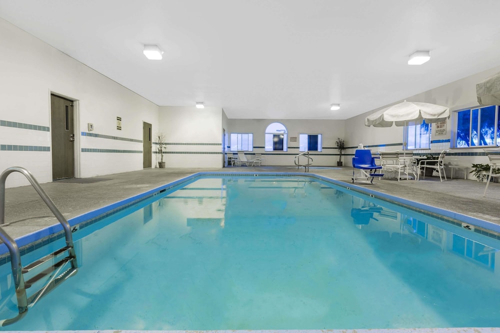 Super 8 by Wyndham Willcox - photo 16