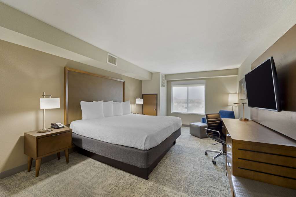 Best Western Plus Henderson Hotel - photo 10