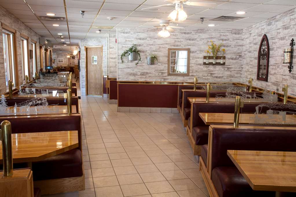 Ramada by Wyndham Keystone Near Mt Rushmore - photo 15