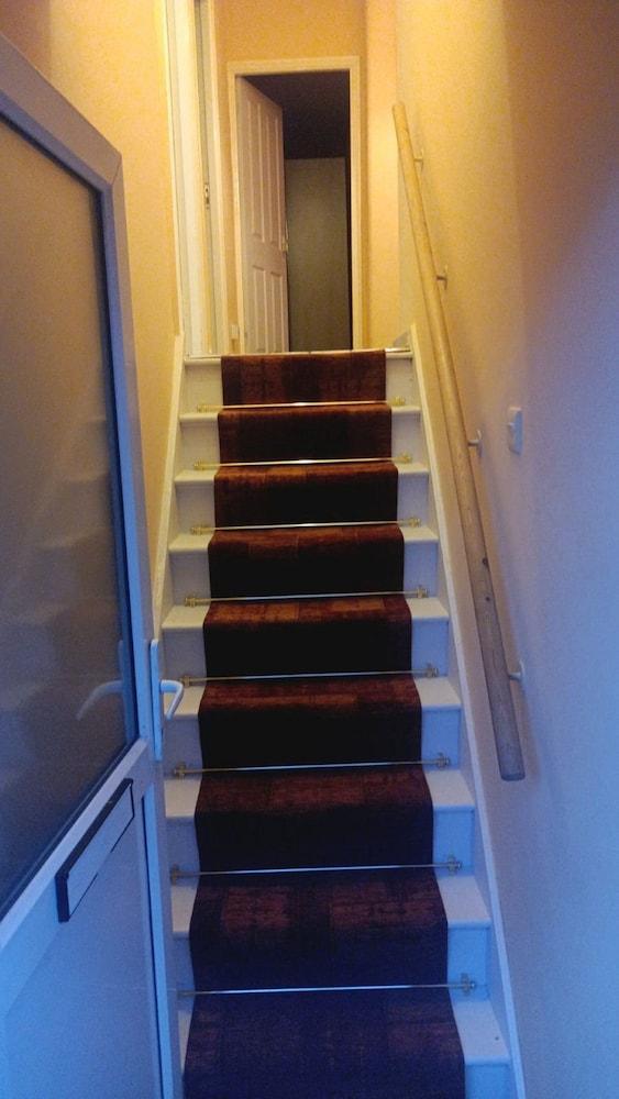L'Auberge close Syon Lane Station and Heathrow — hotel in Isleworth