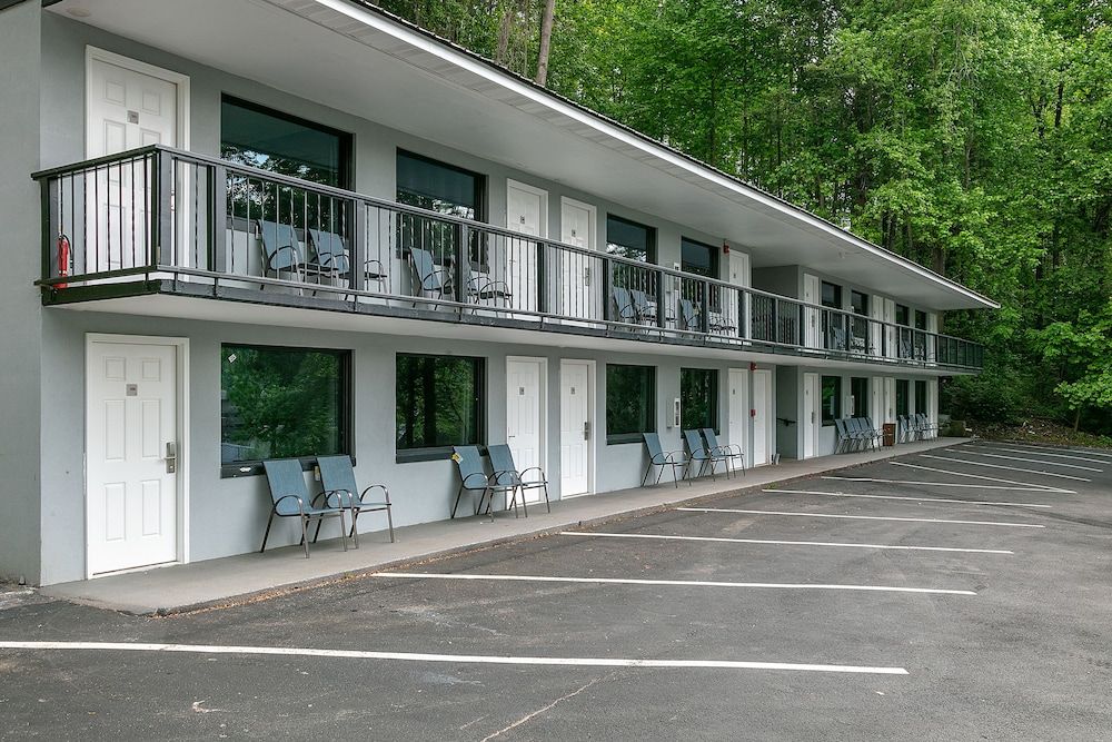 Gatlinburg Mountain Inn - photo 24