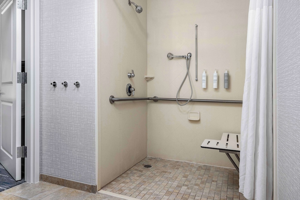 Hampton Inn & Suites Birmingham 280 East Eagle Point - photo 20