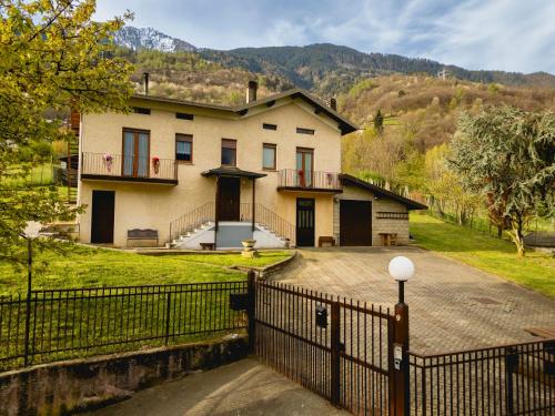 Residenza Alba — 4-Star Luxury Hotel in Caiolo, Italy