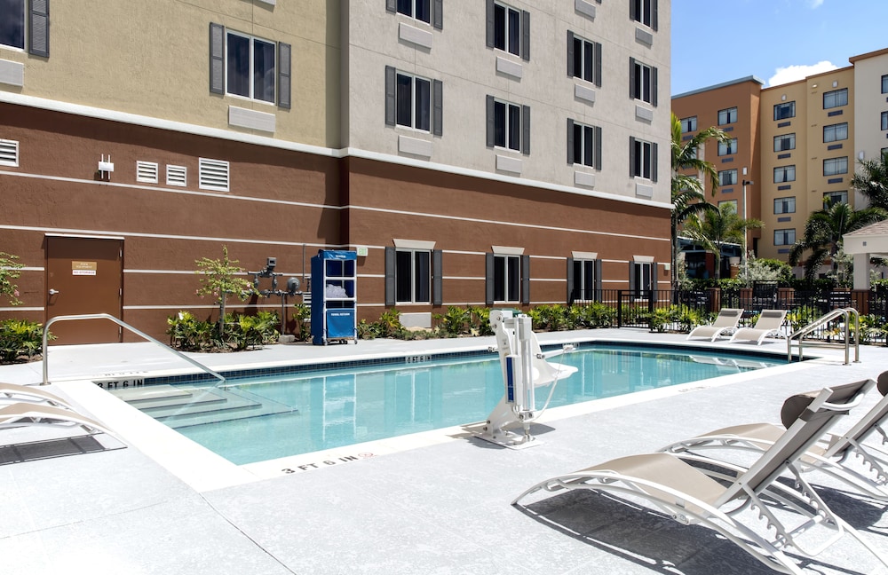 Candlewood Suites Miami Exec Airport Kendall by IHG - photo 18