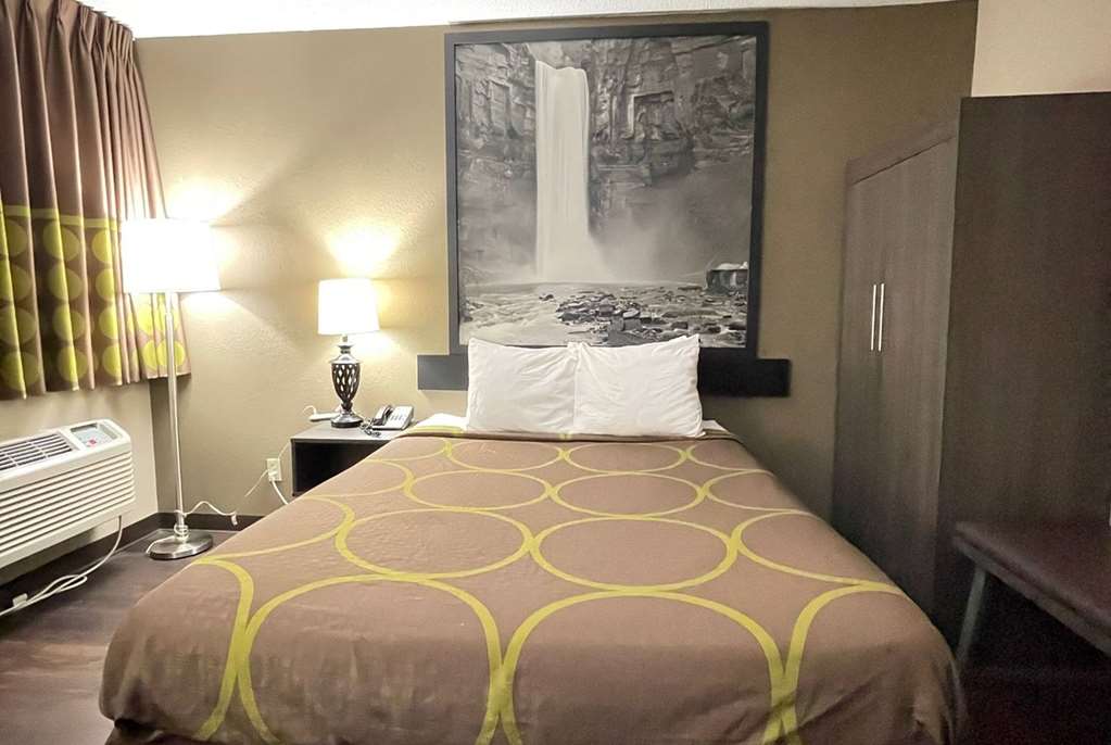 Super 8 by Wyndham Ithaca - photo 23