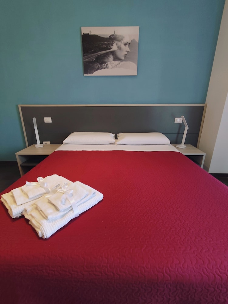 Belvedere Rooms Guest House — 4-Star Luxury Hotel in Rome, Italy