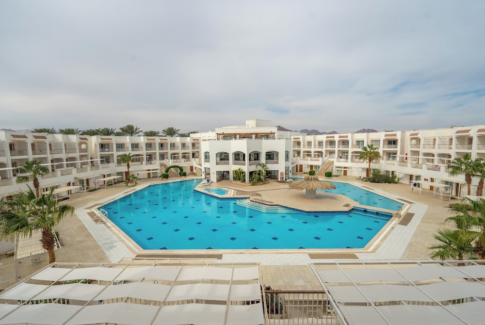 Jaz Neo Sharks Bay — 4-Star Luxury Hotel in Sharm El-Sheikh, Egypt