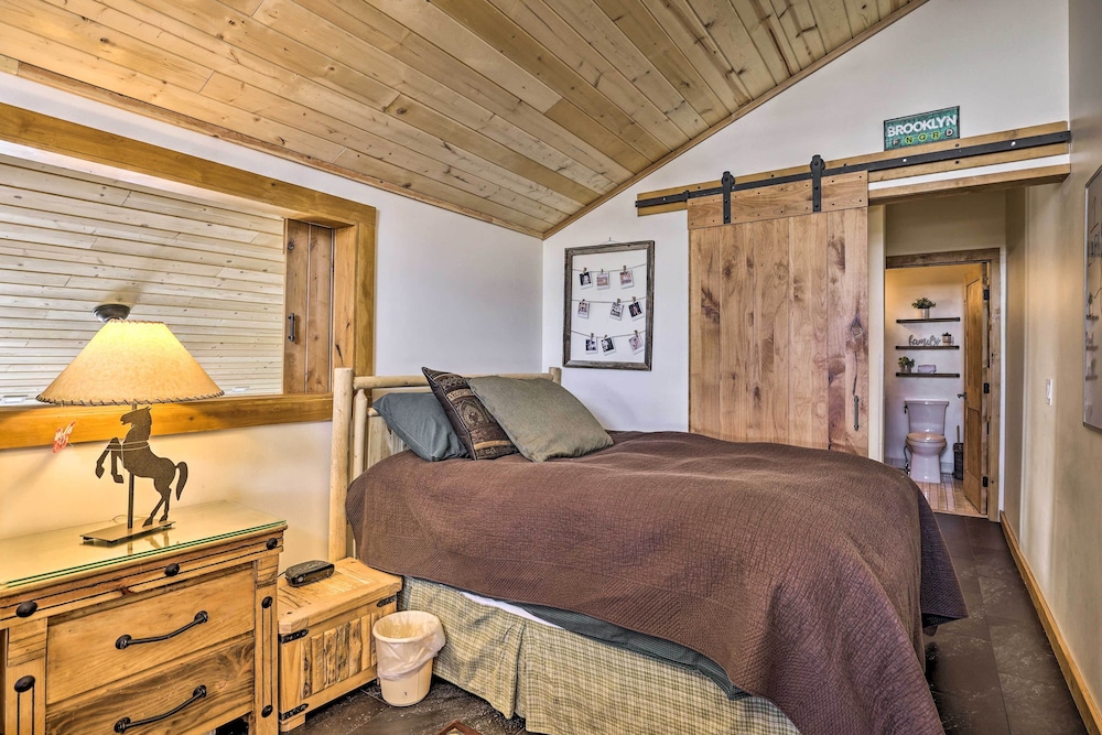 Ski Soak and Explore Granby Getaway with Mtn Views — 4-Star Luxury Hotel in Granby, United States