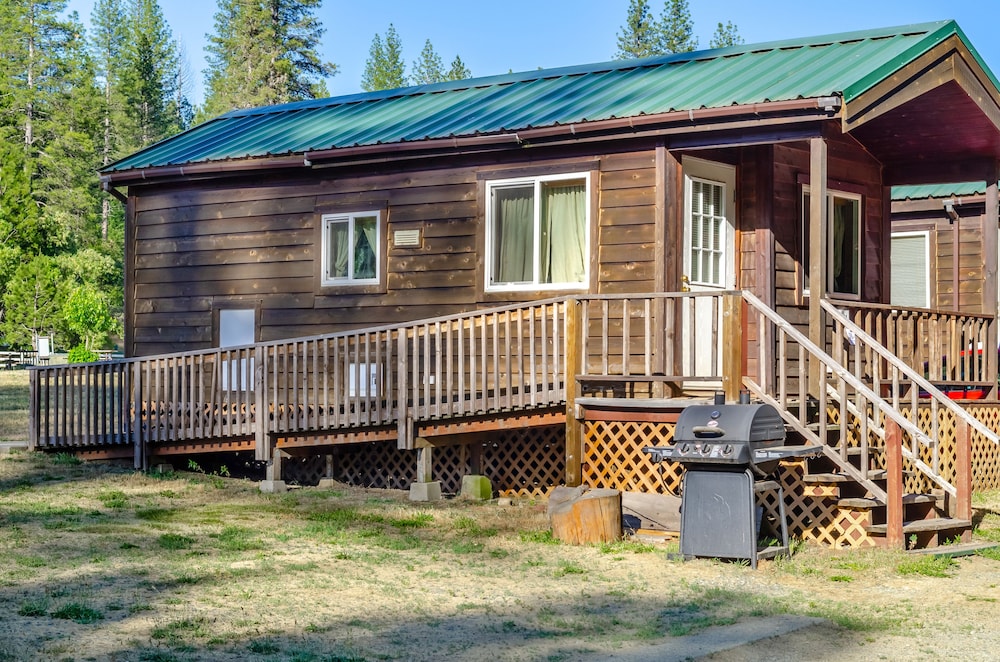 Yosemite Lakes RV Resort - photo 11