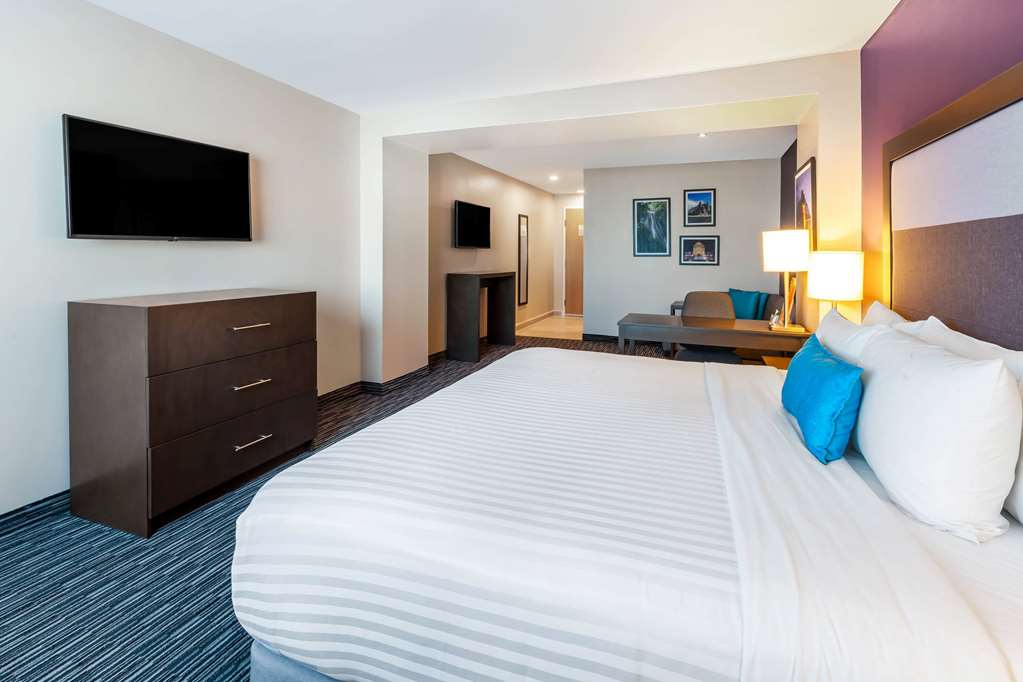 Guest room