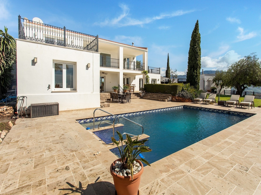 Villa in Granada with Sea Views & Pool — 4-Star Luxury Hotel in Gualchos, Spain