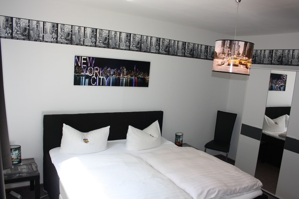 Hotel Haus Hubertus — Schneverdingen — photo 5