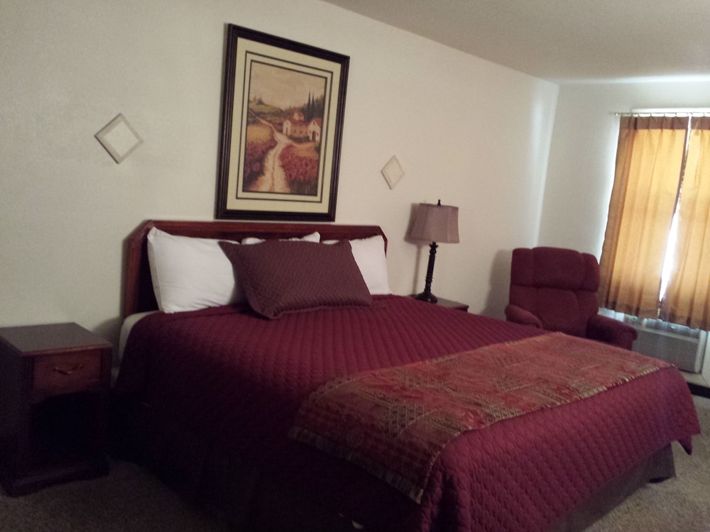 West Plains Motel - photo 32