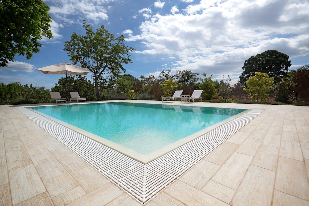 Villa Aurelia — 4-Star Luxury Hotel in Castellana, Italy