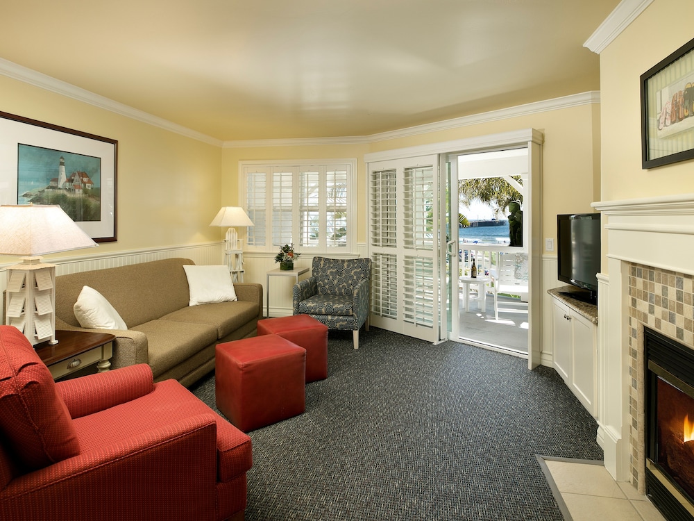 Avila Lighthouse Suites - photo 13