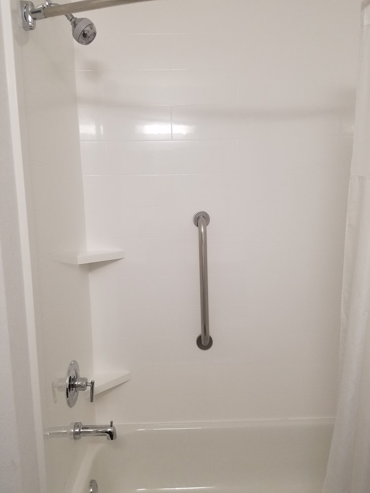 Hampton Inn Kansas City Blue Springs - photo 17
