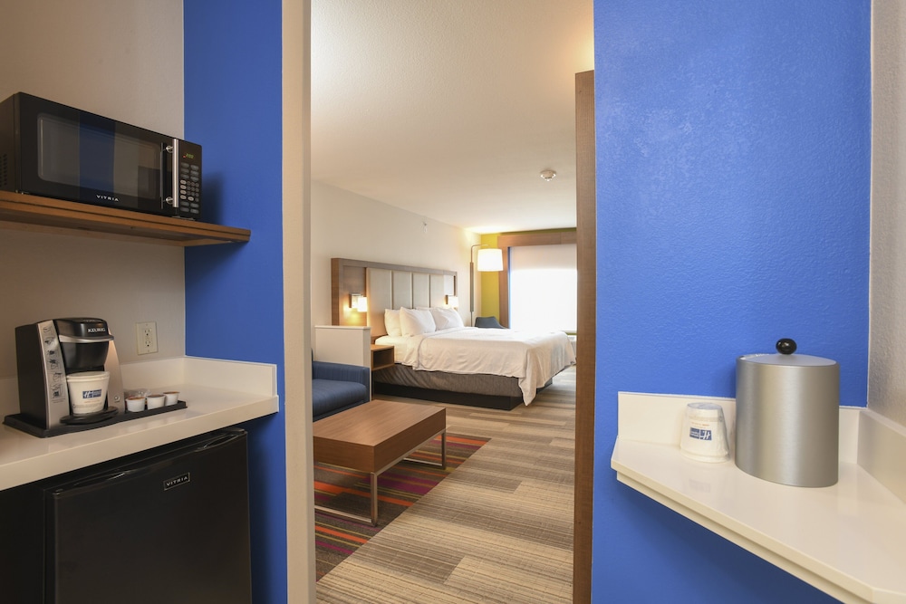 Holiday Inn Express Hotel & Suites Richwood Cincinnati South by IHG - photo 17