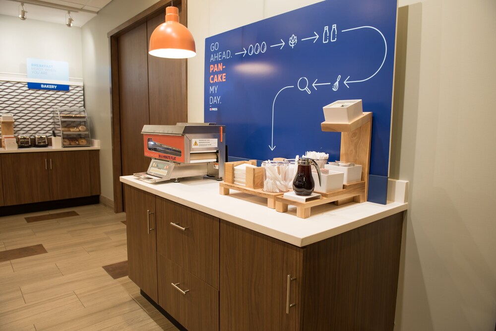 Holiday Inn Express & Suites Dayton Southwest by IHG - photo 34