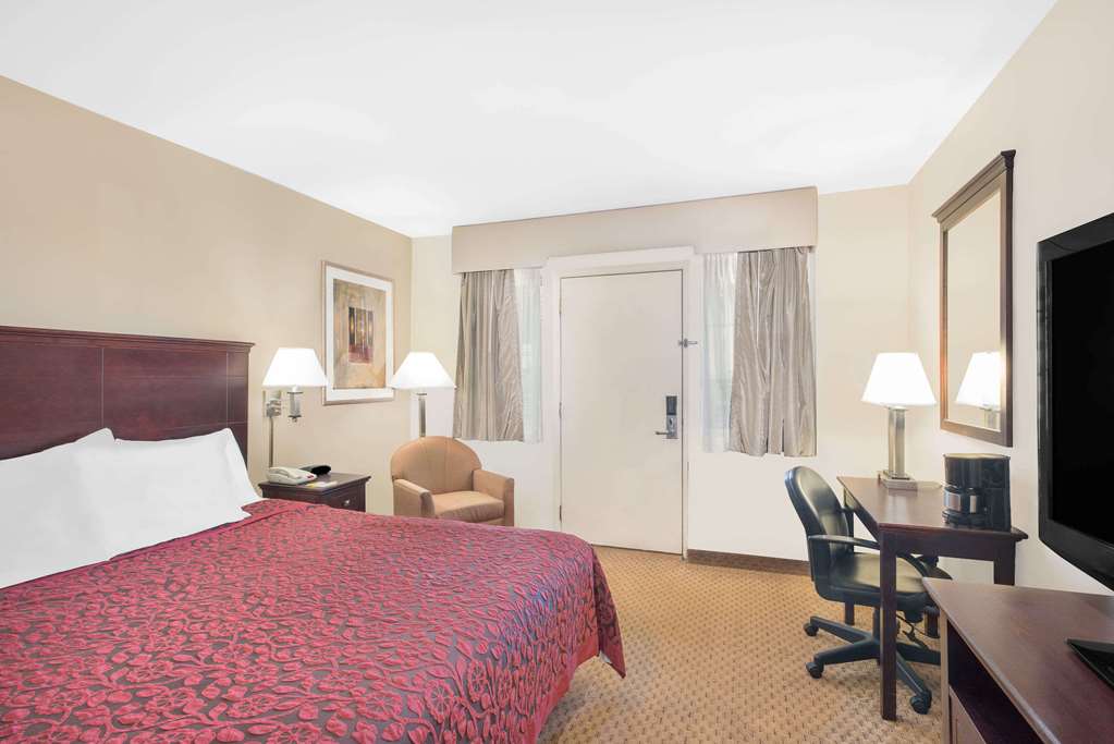 Days Inn by Wyndham Springfield Phil.Intl Airport - photo 6