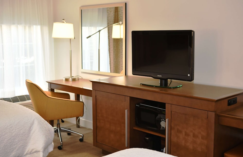 Hampton Inn & Suites Bethlehem - photo 11