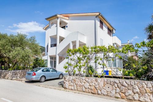 Apartment Mirjana in Baska, Croatia