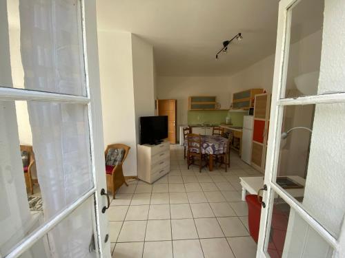 Les Platanes Picasso Rez de Jardin — hotel in Lamalou-Les-Bains