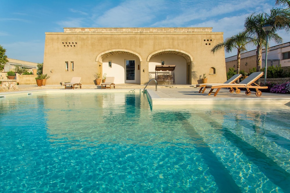 Relais Tenuta Campì — 4-Star Luxury Hotel in Martano, Italy