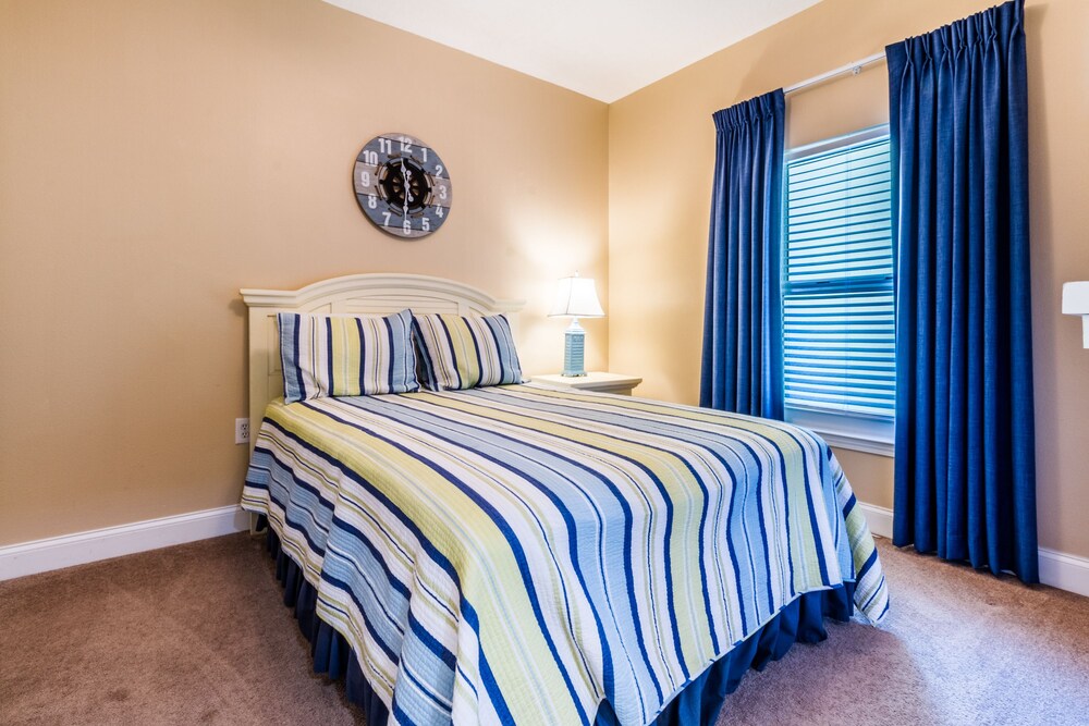Crystal Shores by Luxury Gulf Rentals - photo 4