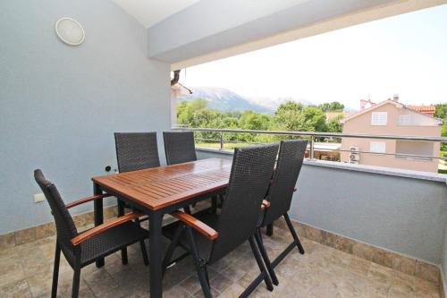 Apartments Osmanovic — 4-Star Luxury Hotel in Baska, Croatia