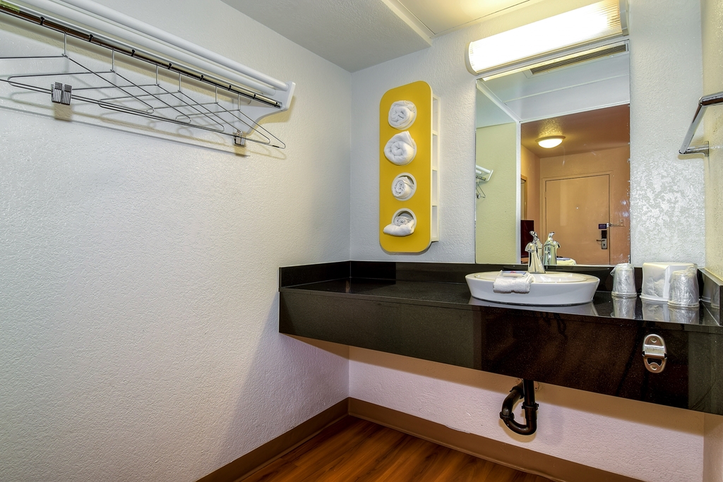 Motel 6 Corona CA - photo 14