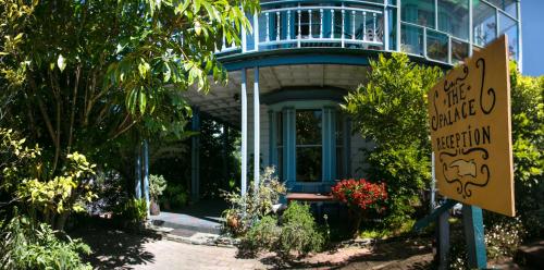 The Palace Backpackers — 5-Star Luxury Hotel in Nelson, New Zealand