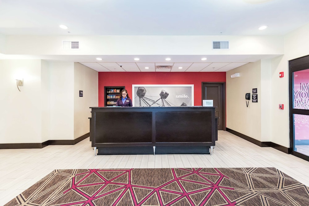 Hampton Inn & Suites Sandusky Milan - photo 3