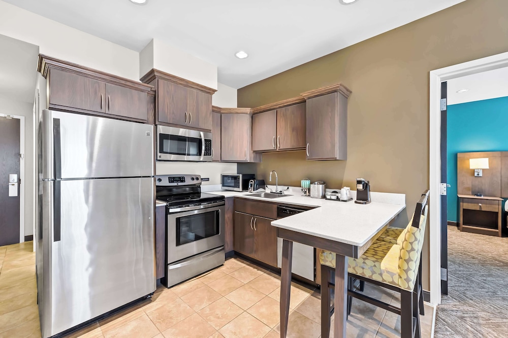 Best Western Plus Bolivar Hotel & Suites - photo 20