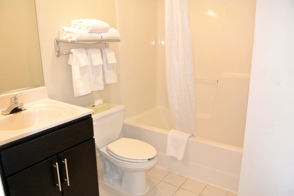 Candlewood Suites Herndon by IHG - photo 20
