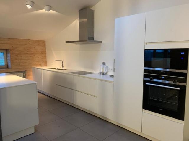 Landelijk Vakantiehuis in Diksmuide Met Een Tuin En Vijver - carbon neutral hotel in Diksmuide