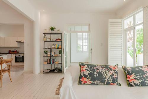 Sunny Sea Point Stay with Ocean Views and No Outages