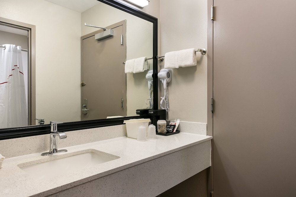 Red Roof Inn Denver - photo 15