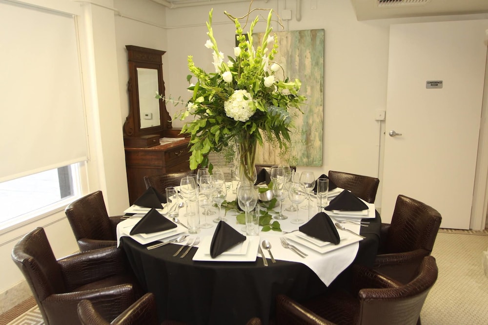 Park Plaza Hotel Seguin - photo 28