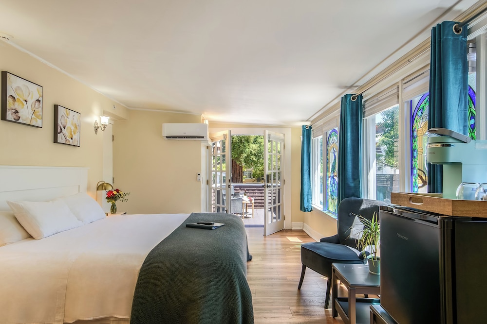 Cedar Gables Inn - photo 40