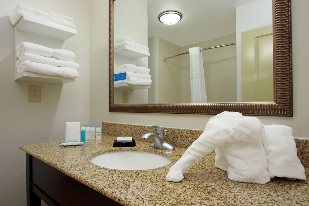 Hampton Inn Winfield - photo 19